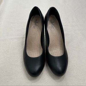 Clarks Women's Ambyr Joy Pump